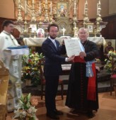 Perugia: l’ambasciatore romeno presso la Santa Sede Bogdan Tataru-Cazaban ha consegnato al cardinale Gualtiero Bassetti la più alta onorificenza dello Stato di Romania